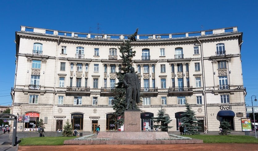 Очаг разума и духовности на Петроградской стороне – фото №3 – Фотобанк Лори/ Andrea Rudi  Очаг разума и духовности на Петроградской стороне – Пешеходные экскурсии