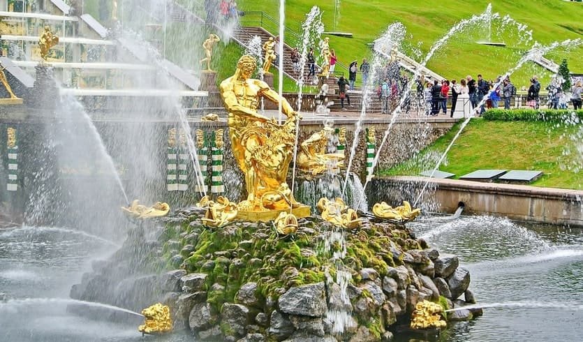 Фонтан «Самсон» – сборные туры в Санкт-Петербург от 34680 рублей Фонтан «Самсон» – сборные туры в Санкт-Петербург от 34680 рублей