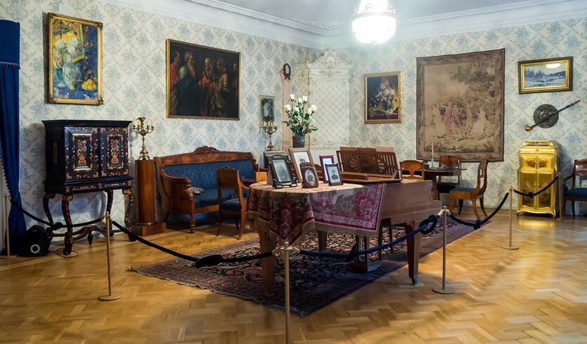 Обзорная экскурсия по дому-музею Ф. И. Шаляпина — Фото № 2 — Фотобанк Лори / Вячеслав Палес Обзорная экскурсия по дому-музею Ф. И. Шаляпина — Музеи