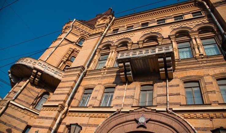 Фасад здания – интерьерные от 780 рублей