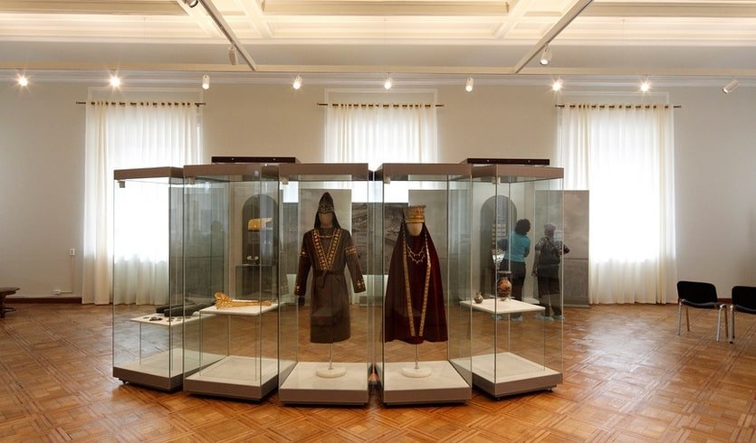 Национальные костюмы народностей России – сборные экскурсии для школьников в Санкт-Петербурге от 850 рублей