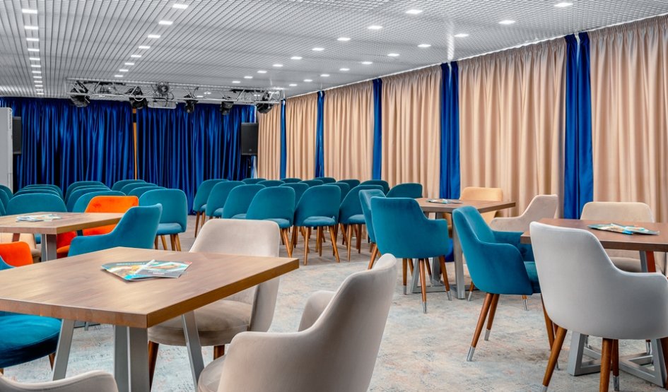 Лаундж-бар в концертном зале Лаундж-бар в концертном зале