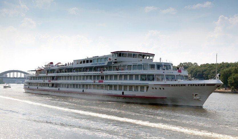 Теплоход «Максим Горький» — речные круизы от 64700 рублей 