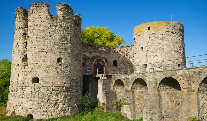 Спасти богатыря (Копорье) — интерактивная экскурсия для школьников от 2000 руб.