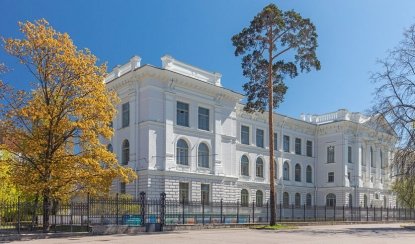 Белоколонный храм науки и культуры (Политехнический университет + музей) — Фото № 1 — Фотобанк Лори / Grigory_Gez Белоколонный храм науки и культуры (Политехнический университет + музей) — Музеи