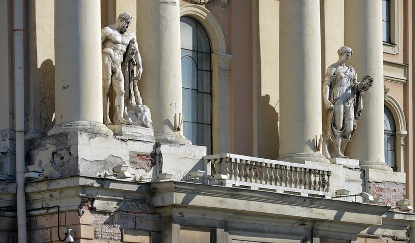 Фасад Академии художеств – экскурсии и программы для детей