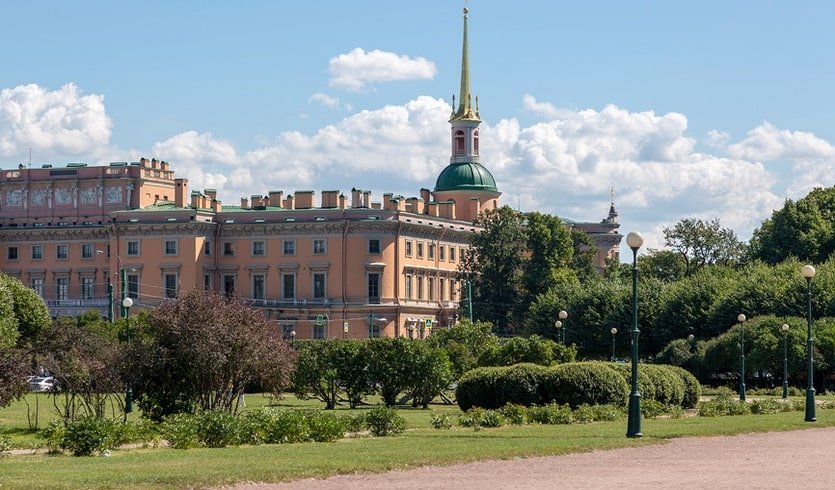 Вокруг Марсова поля –Пешеходные экскурсии от 600 рублей