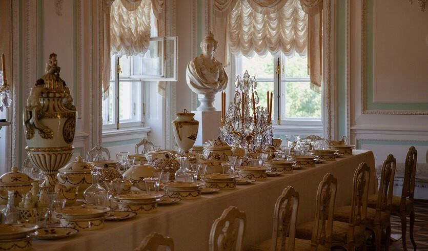 Интерьеры Большого дворца — Экскурсии для школьников в Санкт-Петербурге от 160 рублей