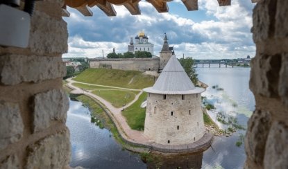 Каменные стражи Псковской земли – фото №1 – Прогулки Каменные стражи Псковской земли – туры и круизы по Северо-Западу из Санкт-Петербурга