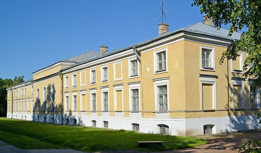 Ораниенбаум: заштатный уездный город и военный полигон (для заказных групп) – автобусные экскурсии для организованных групп от 945 рублей