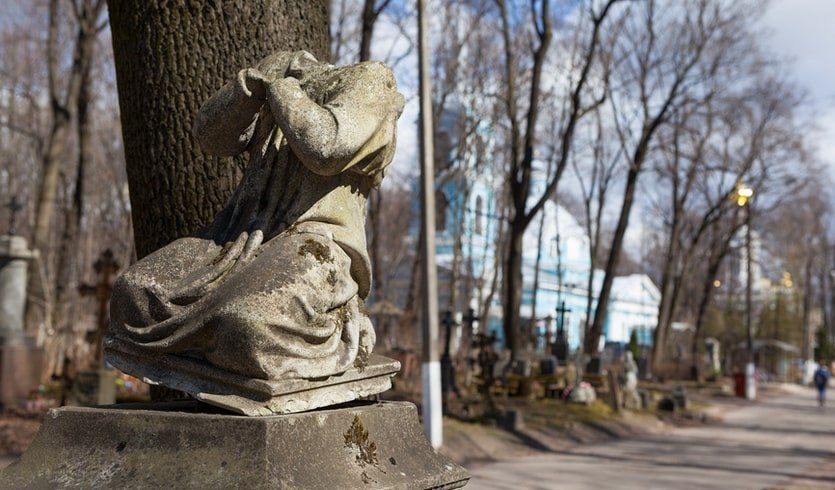 Смоленское православное кладбище (для групп) – пешеходные экскурсии для заказных групп от 290 рублей