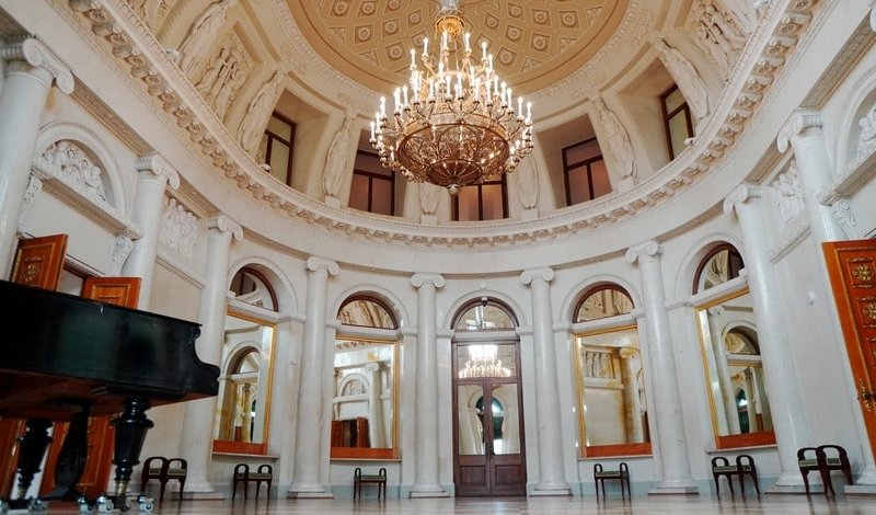 По Елагину острову – пешеходные экскурсии для заказных групп от 290 рублей