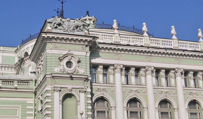 За кулисы Мариинского театра (для школьных групп) — экскурсии и программы для детей от 530 рублей