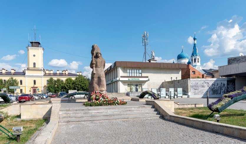 Памятник воинам-освободителям – пешеходные экскурсии от 1400 рублей