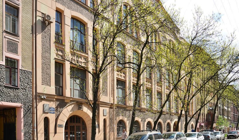 Школа Карла Мая — Фото № 1 — Фотобанк Лори / Александр Алексеев  Школа Карла Мая — Музеи