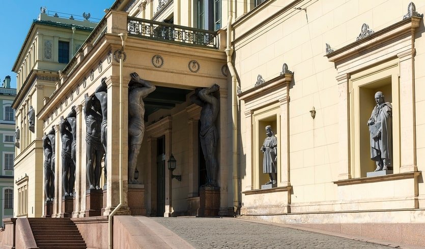 По местам исполнения желаний – пешеходные экскурсии для заказных групп от 290 рублей