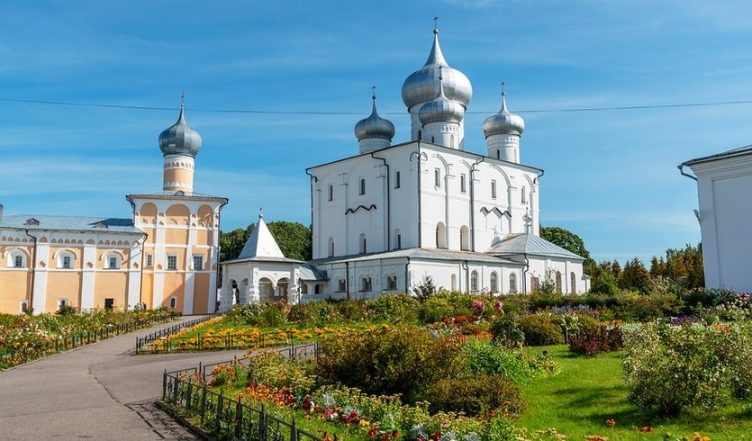 Новгородские традиции и забавы – Фотобанк Лори / Александр Щепин Новгородские традиции и забавы – на ретропоезде