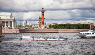 Прогулки на катере в СПб: полный гайд на 2025 год