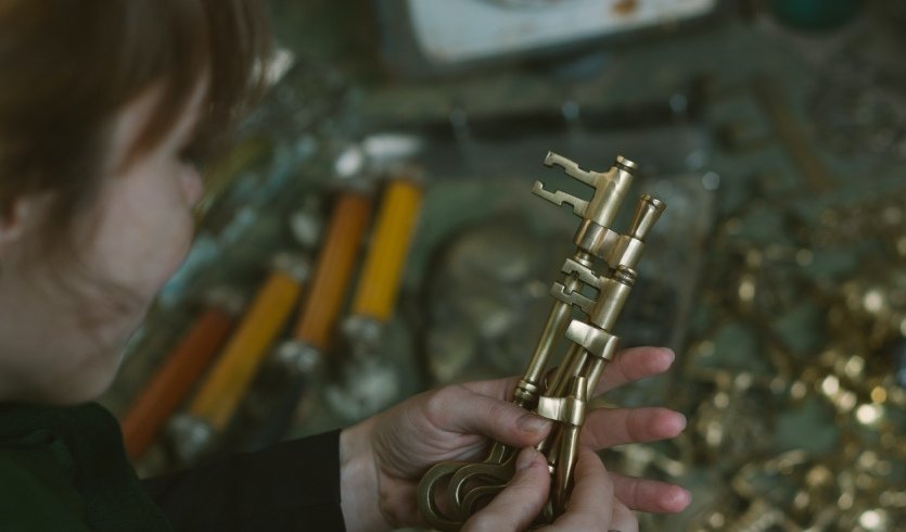 Девушка ищет ключ – выпускные вечера для 9 класса от 7700 рублей Девушка ищет ключ – выпускные вечера для 9 класса от 7700 рублей