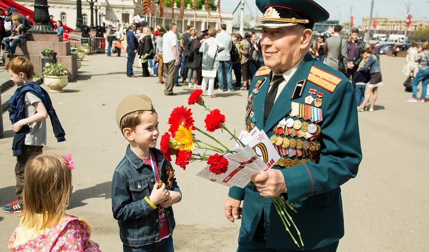 Дети Испании на берегах Невы — фото № 4 — Фотобанк Лори / Михаил Ворожцов Дети Испании на берегах Невы — Автобусные загородные
