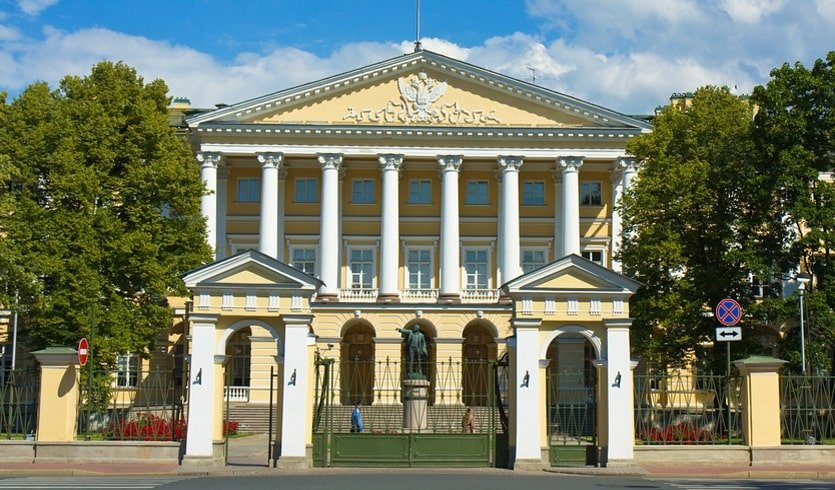 Смольный – очаг воспитания и милосердия – пешеходные экскурсии для заказных групп от 1335 рублей