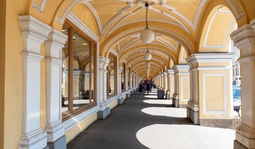 Галерея Большого гостиного двора – пешеходные экскурсии от 800 рублей Галерея Большого гостиного двора – пешеходные экскурсии от 800 рублей