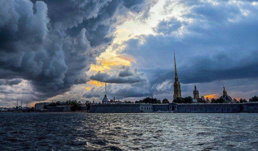 Петропавловская крепость – водные экскурсии по рекам и каналам от 1000 рублей