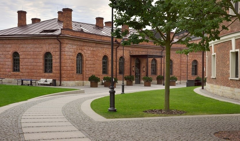 Новая Голландия – пешеходные экскурсии