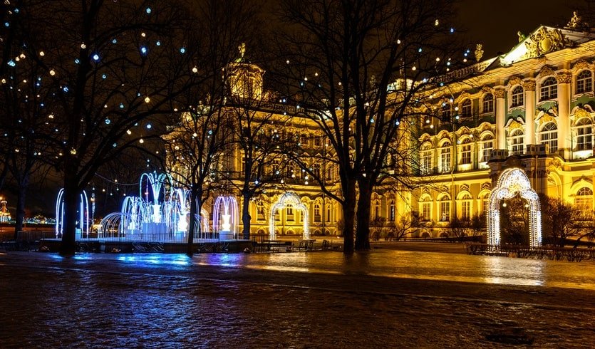 Дворцовая площадь – сборные туры в Санкт-Петербург Дворцовая площадь – сборные туры в Санкт-Петербург