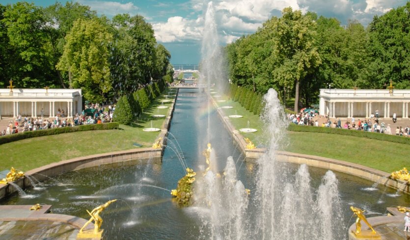 Фонтаны Петергофа – выпускные вечера для 11 класса от 10450 рублей Фонтаны Петергофа – выпускные вечера для 11 класса от 10450 рублей