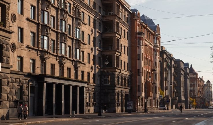 Каменоостровский проспект – пешеходные экскурсии