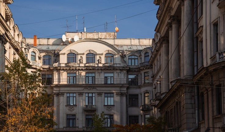 Каменоостровский проспект – пешеходные экскурсии