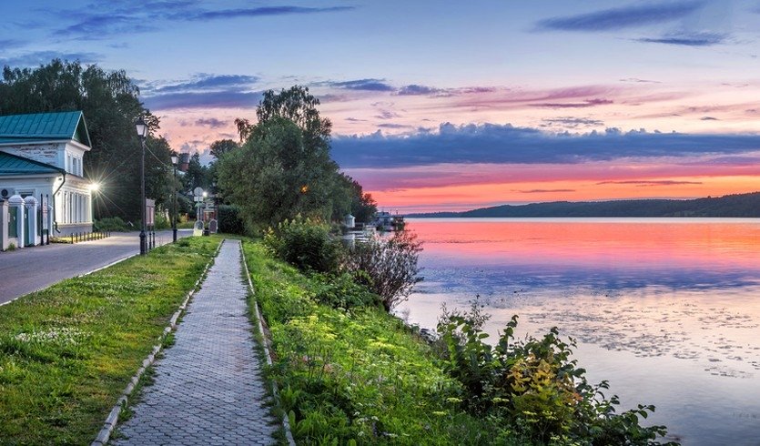 Дорожка на набережной Волги в Плёсе – речные круизы от 43050 рублей Дорожка на набережной Волги в Плёсе – речные круизы от 43050 рублей