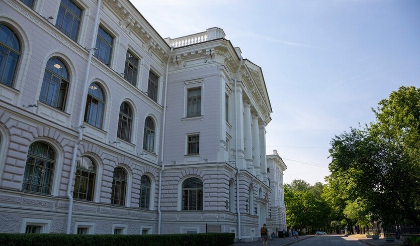 Белоколонный храм науки и культуры (Политехнический университет + музей) — Музеи