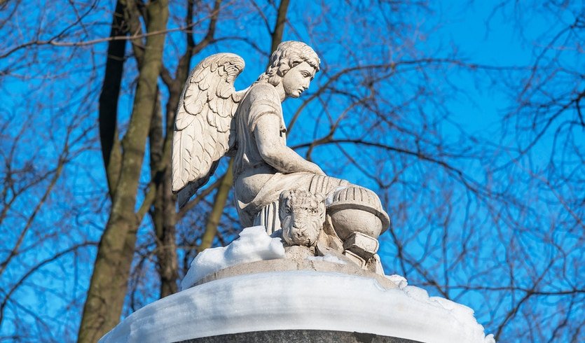 Любовные истории царского дома (с посещением некрополя Александро-Невской Лавры) — фото № 1 — Фотобанк Лори / Александр Щепин Любовные истории царского дома (с посещением некрополя Александро-Невской Лавры) — автобусная экскурсия