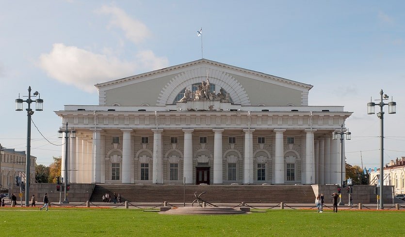 Центральный военно-морской музей – пешеходные экскурсии от 800 рублей