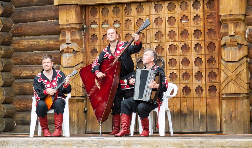 Концерт русского народного ансамбля в деревне Шуваловка — Выпускные вечера для 4 класса от 1275 рублей