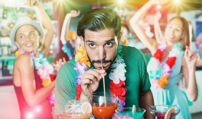 Новогодняя вечеринка в гавайском стиле – фото №1 – Яков Филимонов / Фотобанк Лори Новогодняя вечеринка в гавайском стиле – новогодние корпоративы от 4100 рублей