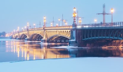 Новогодние экскурсии по Неве от 1800 рублей