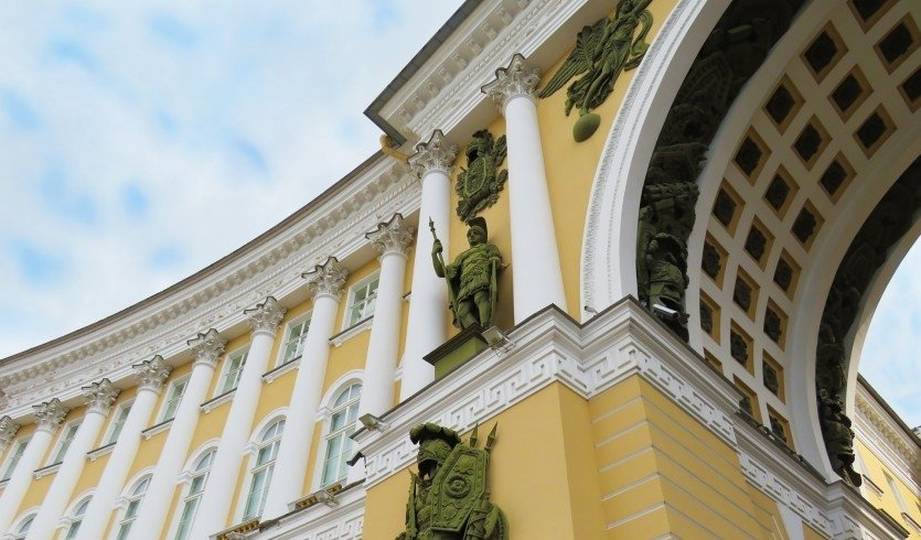 Классический Санкт-Петербург (10 дней, июнь-август) – фото №3 – Photo by Anastasiya Romanova on Unsplash Классический Санкт-Петербург (10 дней, июнь-август) – туры в Санкт-Петербург от 29730 рублей