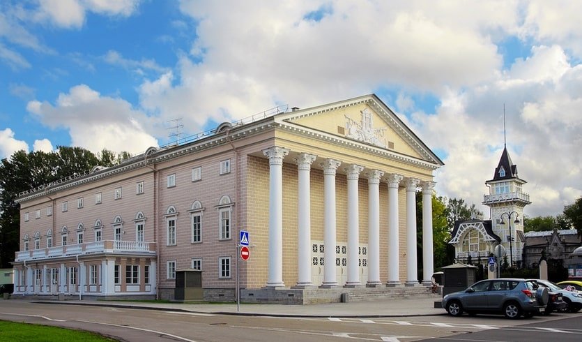 Каменноостровский театр – пешеходные экскурсии от 780 рублей Каменноостровский театр – пешеходные экскурсии от 780 рублей