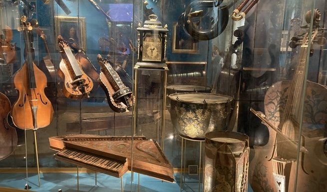 Музыкальные инструменты – сборные экскурсии для школьников в Санкт-Петербурге от 850 рублей