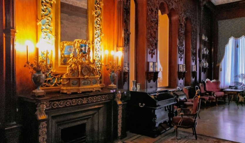 Интерьеры дворца – Сборные туры в Санкт-Петербург от 33420 рублей — Прогулки / Юшина Е.