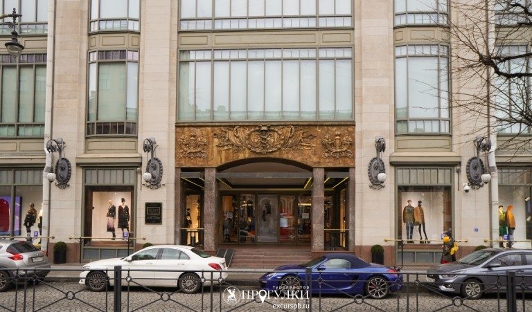 За витриной универмага. Санкт-Петербург – модная столица – Пешеходные экскурсии