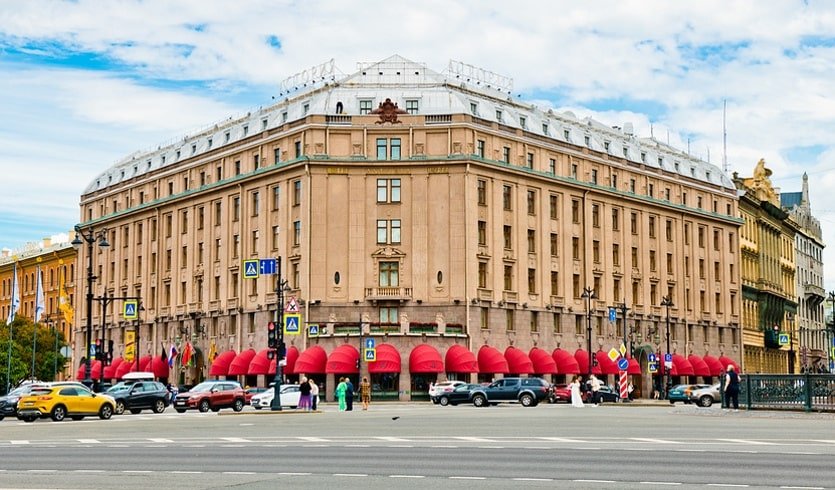 Здание гостиницы «Астория» – пешеходные экскурсии от 1100 рублей
