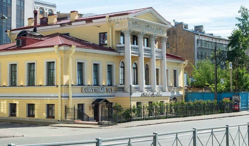 Особняк А. И. Глуховского — Дворцы и особняки