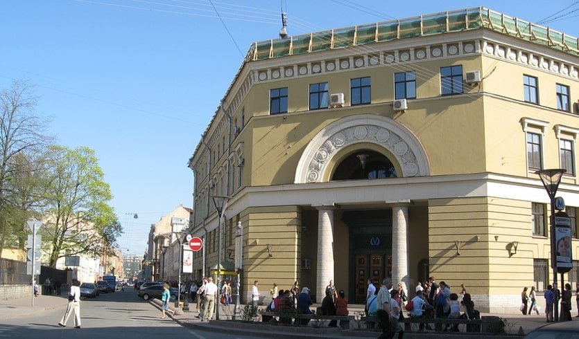 От Лидваля до Барановского (по дворам, по парадным и проходам) – пешеходные экскурсии для заказных групп от 290 рублей