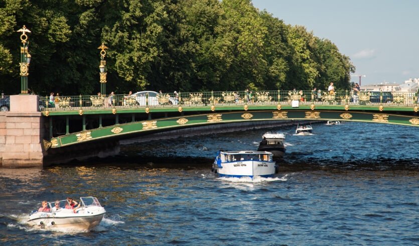 Пантелеймоновский мост – водные экскурсии по рекам и каналам от 600 рублей