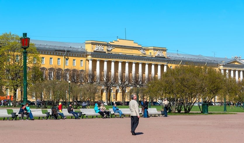 Вокруг Марсова поля –Пешеходные экскурсии от 600 рублей