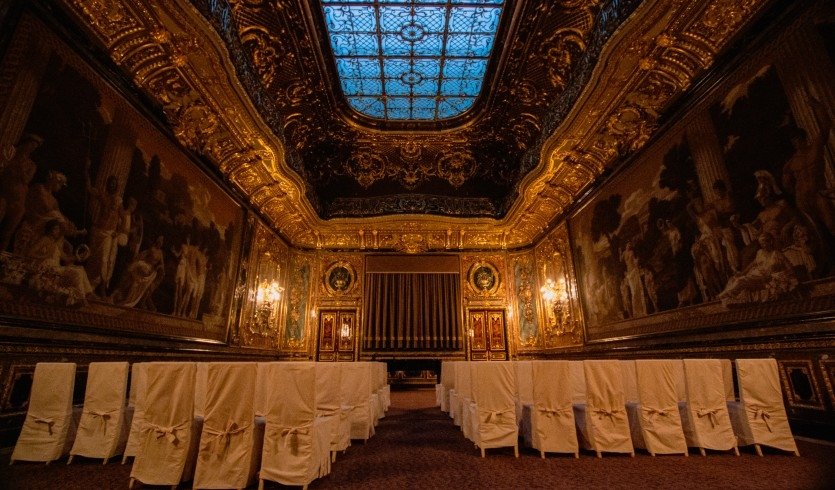 День учителя – изысканный праздник в особняке – профессиональные праздники от 5900 рублей